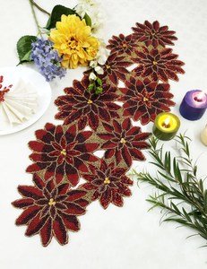 Camino de Mesa Tejido y Bordado a Mano, Ecológico, Blanco y Rosa con Diseño Floral, para Uso en Hogar y Hotel, para Comedor o Bodas - Product Image 2