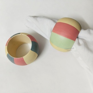 Servilleteros de oro hechos a mano con triángulos intrincados, servilleteros de hueso, regalo perfecto para Anfitriones, amantes de la decoración del hogar y artistas - Product Image 5