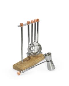 Ensemble d'outils de bar sur support en bois avec outils en acier inoxydable, parfait pour la mixologie professionnelle et le service de boissons, provenant d'Inde. - Product Image 6