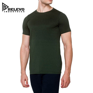 เสื้อยืดคอกลมแขนสั้นสีเขียวมะกอกสีเขียวมะกอกสำหรับผู้ชายจาก relevo Industries - Product Image 1