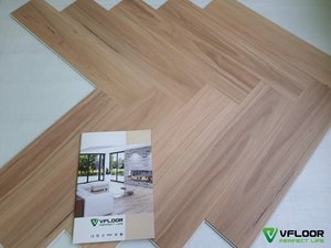 Suelo SPC Rígido Moderno VFLOOR, Resistente al Agua, Anti-Rayones, Sistema de Clic, Planchas Medianas, Garantía de 5 Años - Product Image 1