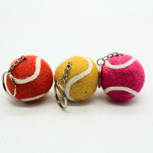 Porte-clés en feutre fait main en forme de balle de tennis, breloque pour sac de sport - Product Image 4