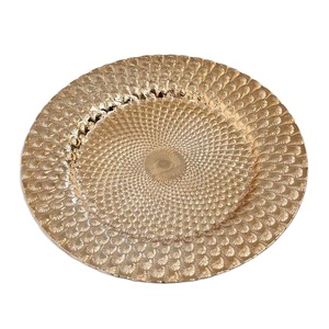 Assiettes de présentation au design moderne, lavables au lave-vaisselle, en métal, fabriquées à la main - Product Image 1