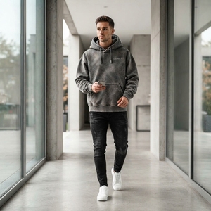 Sudadera con Capucha Personalizada con Logotipo de Diamantes de Imitación Grises para Hombre, Sudadera con Capucha Estilo Urbano con Letras de Cristal - Product Image 4
