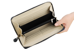 Material premium Wriza, elaborado con habilidad mediante el uso de cuero genuino de vaca, conocido por su durabilidad y su textura natural suave. - Product Image 2