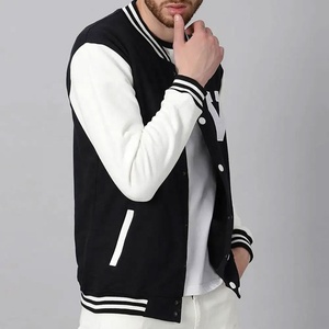 Blouson bomber léger pour homme, veste varsity bicolore noir et blanc avec un patch lettre « V » blanche sur la poitrine - Product Image 5