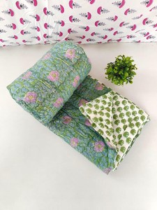 Couverture de lit en coton 100% Razai, taille Queen, à motifs floraux, fabriquée à la main en Inde, style Jaipuri, imprimé Sanganeri, douce et légère. - Product Image 3