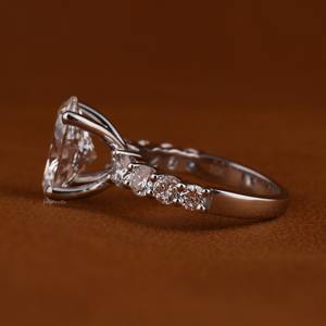 Anillo de Diamante Cultivado en Laboratorio con Corte Ovalado, Oro Blanco Sólido de 14k, Anillo de Novia Personalizado, Proveedor Mayorista de Joyería Fina - Product Image 5