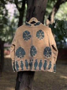 <b>Women</b> Embroidered Velvet <b>Jacket</b> Mandarin Collar Short Sleeveless Woven Outerwear <b>Spring</b> Autumn Winter - Product Image 3