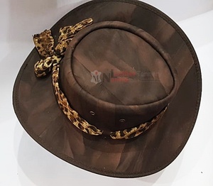 Chapeau de cowboy en cuir marron style western avec bande imprimée léopard et large bord – Accessoire de mode extérieur - Product Image 4