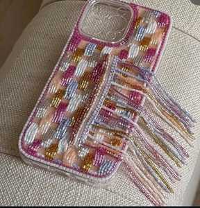 Étui de téléphone artisanal en perles argentées avec pompon, coque de protection arrière pour mobile en perles de verre argentées métalliques - Product Image 3
