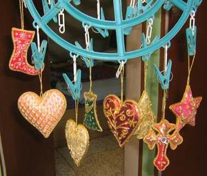 Hermoso Adorno Navideño Brillante Hecho a Mano en Forma de Corazón, Color Azul, con Cuentas, Ideal para Regalo Empresarial y Festividades - Product Image 3