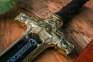 Espada de Acero Forjada a Mano con Grabado de Conan el Bárbaro, Recubierta con Pintura en Polvo, 40 Pulgadas de Longitud Total, Réplica Medieval de Fantasía, Cuchillo de Camping, Regalo - Product Image 4