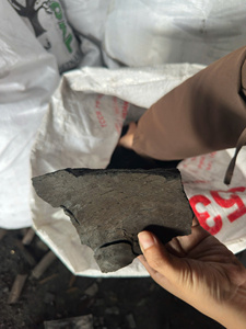 Charbon de bois de Khaya de qualité supérieure |   Combustible pour barbecue à combustion longue durée |   BIWOOD Vietnam - Product Image 1