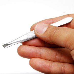 Pinzas para cejas de alta calidad, Punta inclinada de acero inoxidable - Product Image 1