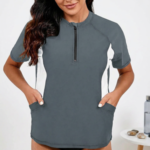 Camiseta Deportiva de Manga Larga para Mujer, Negra, Transpirable, Ecológica, con Cierre Frontal y Bolsillos Laterales, de Secado Rápido, en Poliéster - Product Image 4