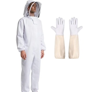 Uniforme d'apiculteur polyvalent pour les opérations d'apiculture, l'entretien des ruches, la gestion des apières et les tâches de récolte saisonnière - Product Image 1
