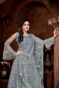 Costume Anarkali semi-couture de luxe pour femme en georgette, manches 3/4, à prix réduit pour les occasions de fête et de mariage - Product Image 2