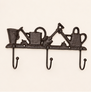 Gancho de pared decorativo de hierro fundido para herramientas de jardín, organizador vintage resistente con 3 ganchos para llaves, abrigos y delantales, estilo rústico para exteriores. - Product Image 3