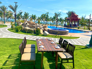 โต๊ะไม้ซีดาร์ลายทางแบบเรียบง่าย สีทาเคลือบสไตล์ชายฝั่ง โต๊ะตกแต่ง 127Lx81.28Wx76.2H ซม. - Product Image 5