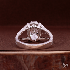 แหวนเพชรรูปไข่ 3 กะรัต ตัวเรือนทองคำขาว 10K ประดับเพชรแบบ Pave สองแถว ได้รับการรับรองจาก IGI เหมาะสำหรับแหวนขอแต่งงาน - Product Image 3