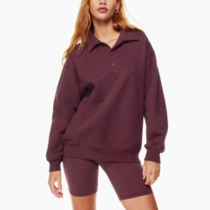 Sudadera de alto rendimiento personalizada para mujer, con cuello de botones, hombros caídos, puños y dobladillo acanalados, de forro polar grueso y color liso - Product Image 4