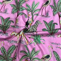 Sac de maison élégant et léger en tissu cambriqué 60x60 en coton biologique lavé, motifs floraux imprimés, écoresponsable, lumineux et joyeux