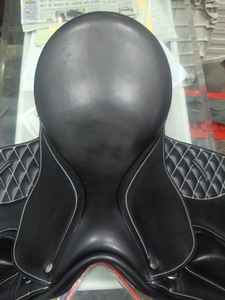 Silla de Montar Inglesa Ligera, Cómoda y Duradera, de Cuero, con Estructura de Madera y Herrajes de Latón Niquelado - Product Image 4