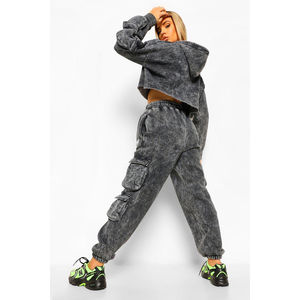 Conjunto de Sudadera Corta y Pantalones Cortos de Invierno con Lavado Ácido Personalizado 2026, Talla XL, Trajes Deportivos de Invierno para Mujer con Patrón Sólido - Product Image 3