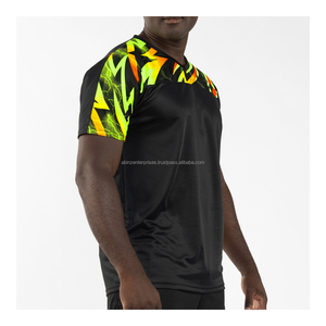 Camiseta de Fútbol para Hombre, Cuello en V, Color Negro con Estampado de Llamas Amarillas y Naranjas, Manga Corta, Absorbe la Humedad, Corte Atlético, para Todas las Temporadas - Product Image 2