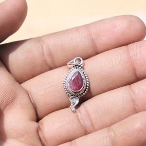 จี้รูปทรงลูกแพร์ทับทิมสีชมพูธรรมชาติ เงินแท้ 925 ทำมือ สไตล์โบโฮ เครื่องประดับอัญมณี ของขวัญสำหรับผู้หญิง ขายส่งสำหรับผู้ชายและผู้หญิง - Product Image 6