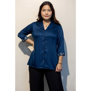 Camisa de Mujer CLAIRE Azul Giza de Algodón, Prenda Elegante y Casual de Primera Calidad, Venta al Por Mayor - Product Image 4