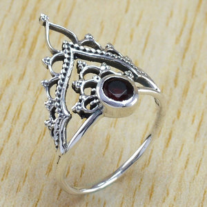 Bague ronde facettée en grenat en argent sterling 925 sur mesure, OEM ODM, marque privée, vente en gros - Product Image 2