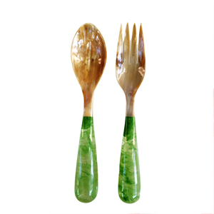 ชุดอุปกรณ์เสิร์ฟสลัดแบบรักษ์โลก 2 ชิ้น สีเขียวส้ม ด้ามจับลายคลื่น ช้อนเสิร์ฟ ปลอดภัยสำหรับเครื่องล้างจาน ผลิตจากเรซิ่น HANDICRAFT HUB - Product Image 6