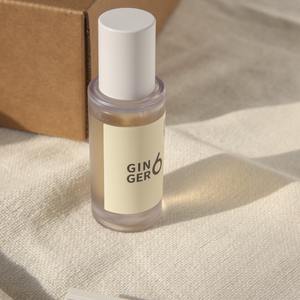 Suero facial antiarrugas nutritivo con extracto de jengibre para una tez radiante, enriquecido con jengibre6, niacinamida, péptidos y ácido hialurónico. - Product Image 2