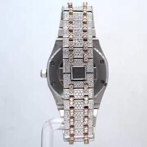 Relojes de Cuarzo Mecánicos Personalizados con Incrustaciones de Moissanita que Pasan la Prueba del Diamante, de Plata de Ley 925 - Product Image 2