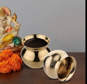 หม้อน้ำทองเหลืองแบบจีนโบราณ Radhe ขนาด 250 มล. ภาชนะตกแต่งพร้อมฝาปิด ราคาขายส่งสำหรับเครื่องดื่มแบบกำหนดเองได้ สินค้าจากอินเดีย - Product Image 5