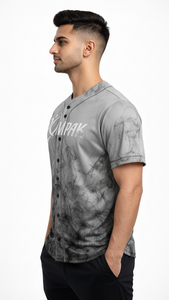 Camiseta de béisbol elegante para hombre con diseño de sublimación completa, perfecta para clubes, equipos, marcas y uso casual. - Product Image 3