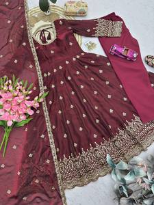 Robe Anarkali brodée marron, longueur ras du sol, tenue traditionnelle indienne et pakistanaise pour mariage, coupe ample, manches longues pour femme - Product Image 4