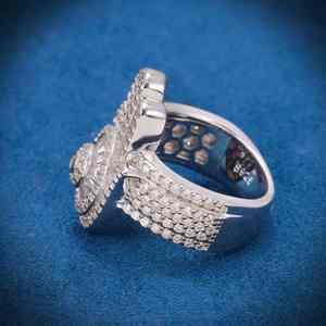 Anillo de Moissanita con Forma de Mano para Mujer, Chapado en Oro Blanco, Joyería de Lujo Estilo Hip Hop, Tendencia de Moda, Avira Jewels - Product Image 3