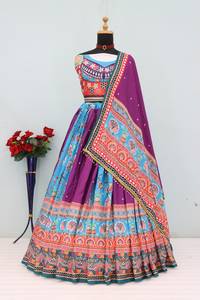 Conjunto Tradicional Indio-Pakistaní de Lehenga Choli para Bodas y Diwali, Azul y Morado, Bordado, Largo hasta el Suelo, Corte Holgado, Poliéster - Product Image 3