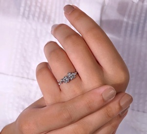 Anillo de Diamantes Cultivados en Laboratorio con Corte Redondo, Certificado IGI E VS2, Oro Blanco de 18K, Estilo Art Deco, Joyería de Moda para Mujer, 0.60CT, Anillo de Eternidad para Boda - Product Image 3
