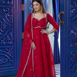 RICH LOOK Vestido Étnico de Seda con Bordado y Lentejuelas, con Dupatta, para Fiestas y Eventos, Disponible para Bodas y Diwali - Product Image 1