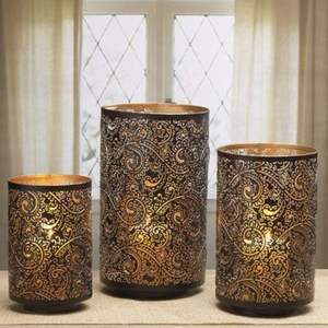 Porte-bougies en métal de luxe, conçus pour créer une lumière de bougie douce et ambiante, des textures raffinées et une chaleur élégante à l'intérieur. - Product Image 4