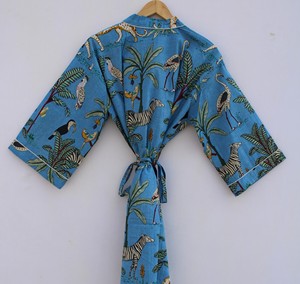 Kimono azul con estampado tropical para mujer, ropa de playa con diseño de pájaros y hojas, estilo envolvente de manga larga - Product Image 4