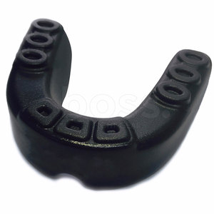 Protège-dents d'entraînement pour adultes avec matériau moulable et design ergonomique pour les activités de boxe et d'arts martiaux - Product Image 2