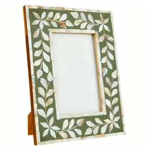 Cadre photo de luxe vintage en os incrusté, blanc simple, écologique, personnalisable en couleur et taille, cadeau de mariage à poser sur table - Product Image 1