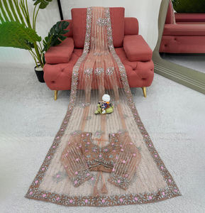 Sari réversible en tulle brodé avec blouse non cousue, travail de fils et de paillettes, idéal pour les occasions de mariage et de fête, qualité export. - Product Image 1