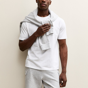 Ensemble d'été deux pièces haut de gamme décontracté et sportif pour homme, à manches courtes et shorts, séchage rapide, vente en gros - Product Image 5