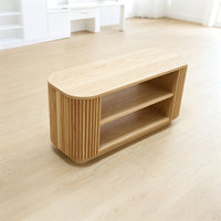 Console moderne à 3 niveaux en bois cannelé pour entrée, couloir ou salon, avec étagère de rangement ouverte et coins arrondis